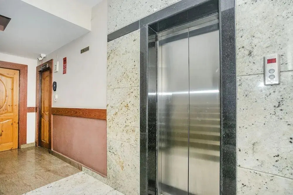 Oyo 436 Emirates Suites