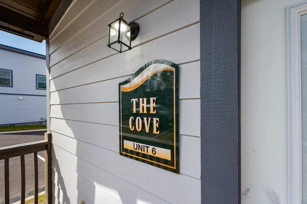 Charming New 5BR 4BA Cabin Near Dollywood