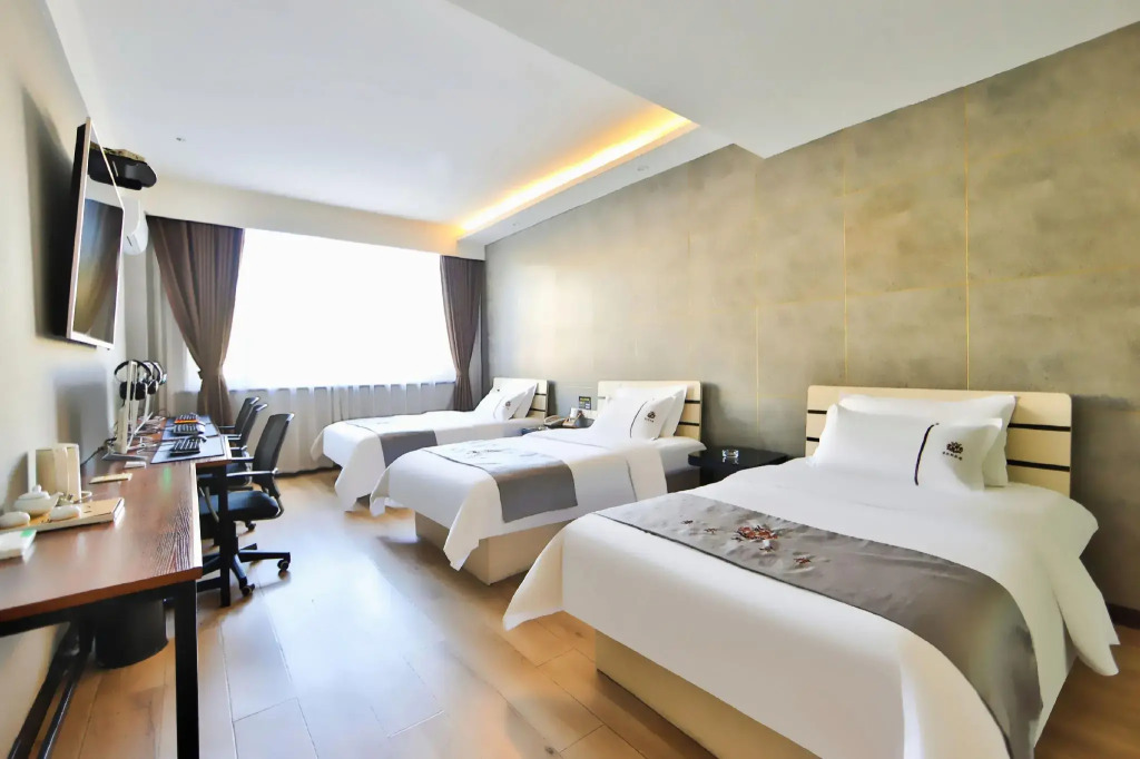 Yanji Charles Hotel