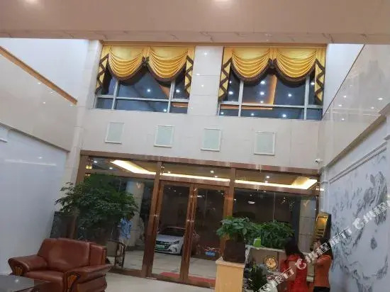Longju Business Hotel