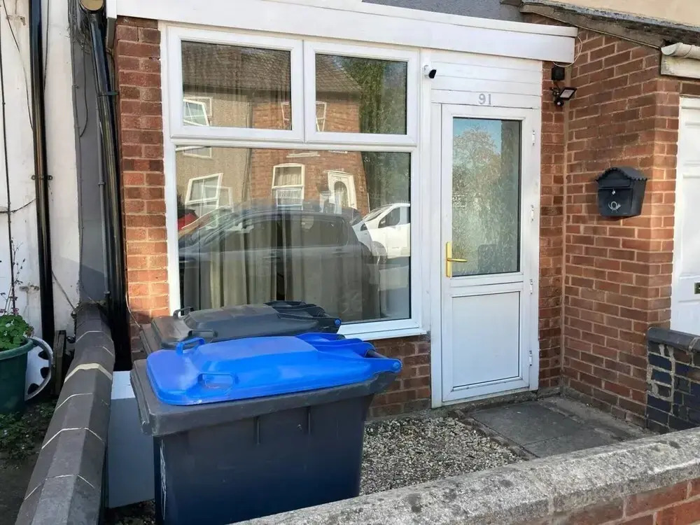 Cv21 3SG Whole 2-bed House in Rugby
