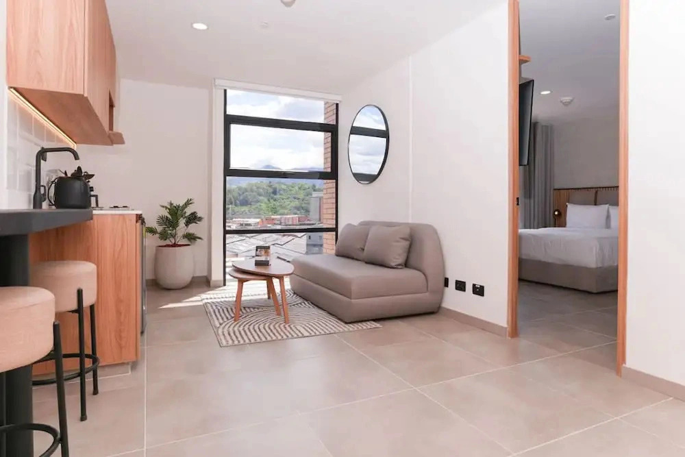 Metropolitan Living - 515a