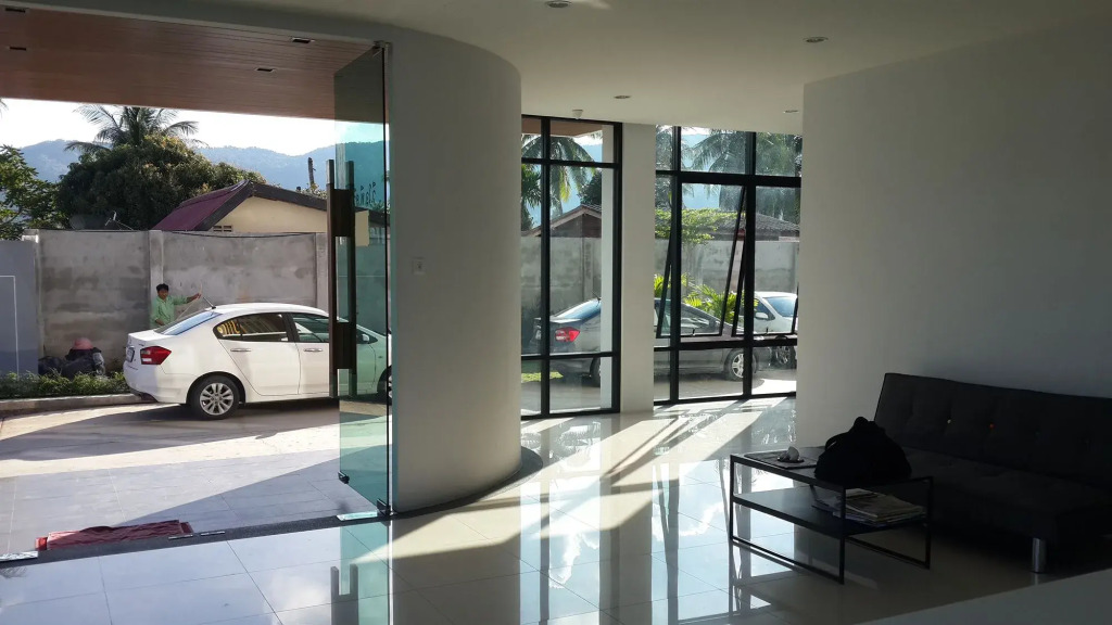 V.O.P Suite