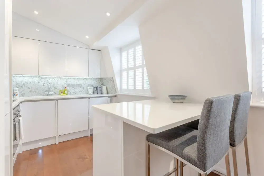 Well-Appointed 2 Bedroom East London Flat