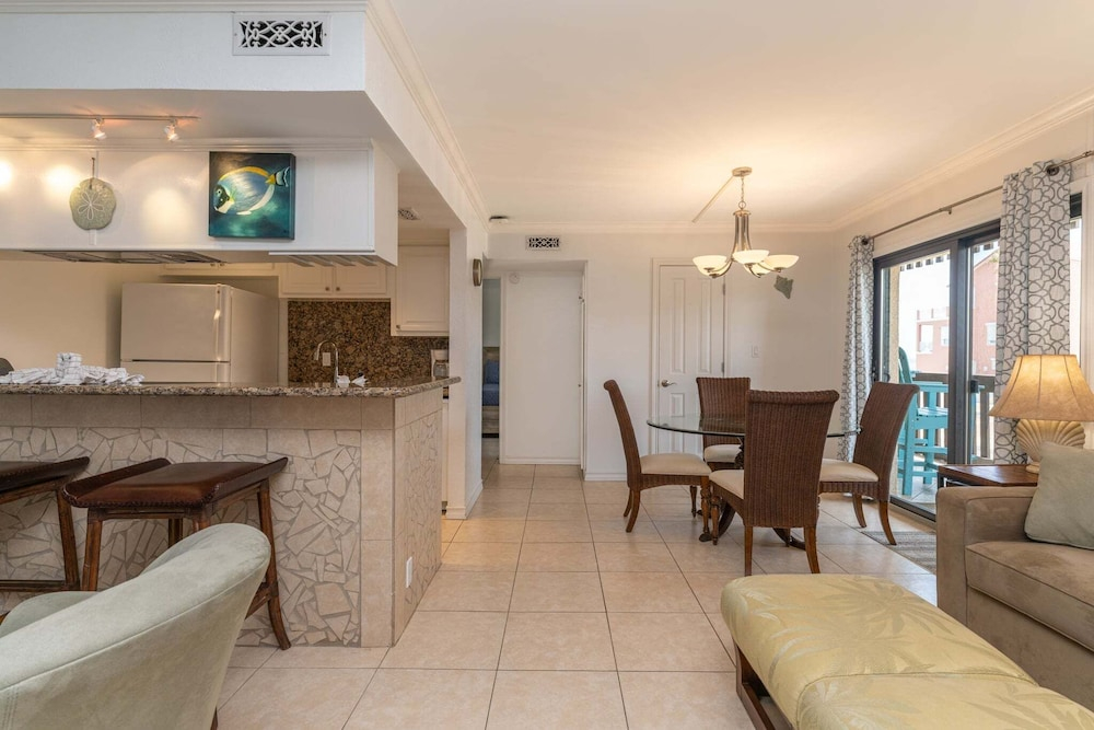Tiki 240 - Beachfront Ocean View Condo Sleeps 5 1 Bedroom Condo