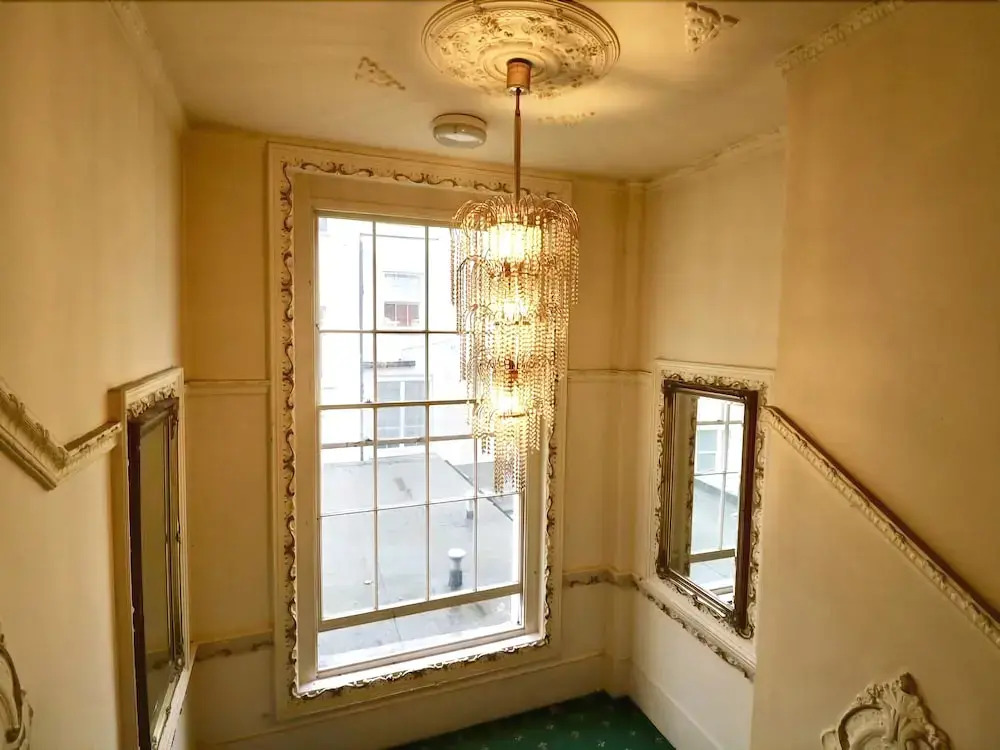 HFS Studio Next To Hydepark L17