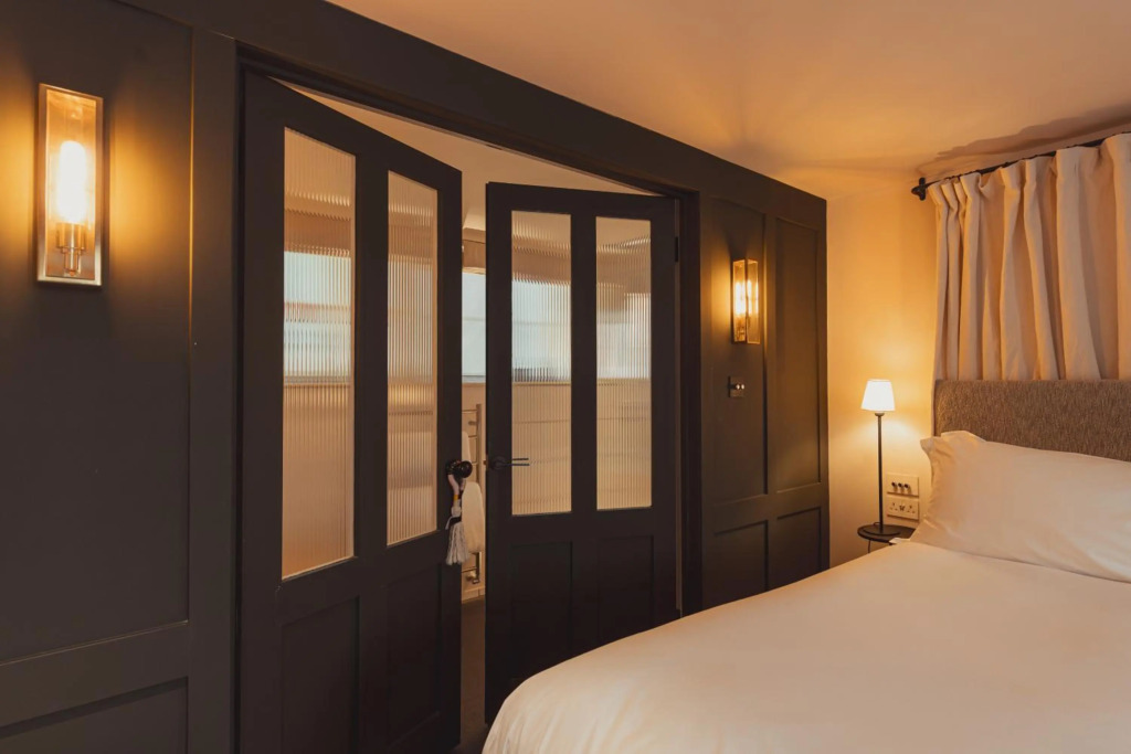 No 15 by GuestHouse, Bath