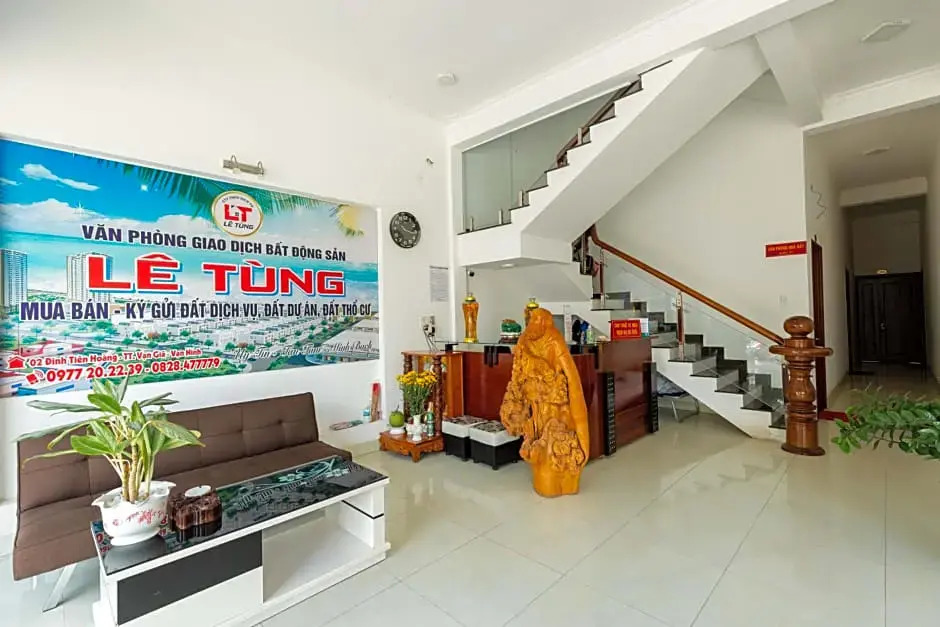 Lê Tùng Hotel - Vạn Giã