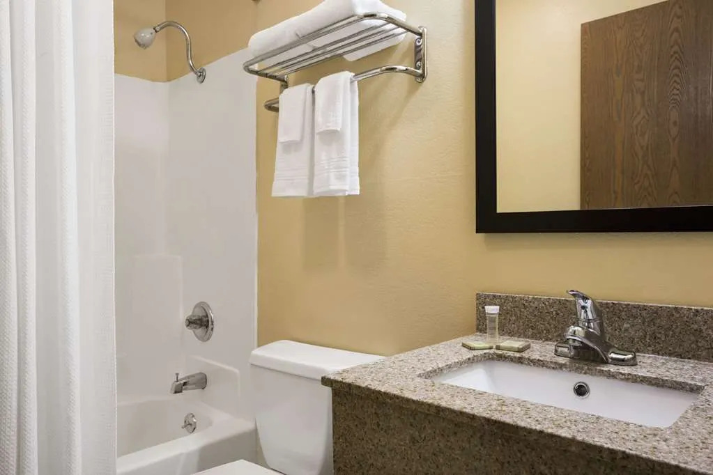 Super 8 by Wyndham Mattoon