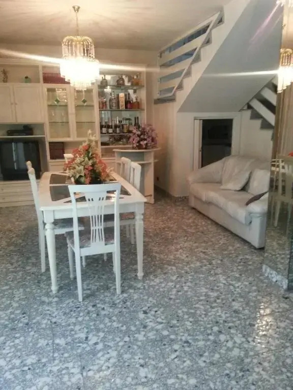 Casa Elegante
