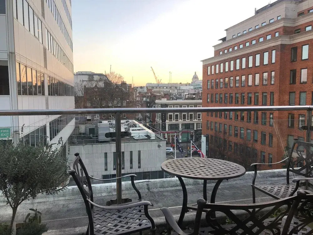 Modern 2 Bedroom Home With a View