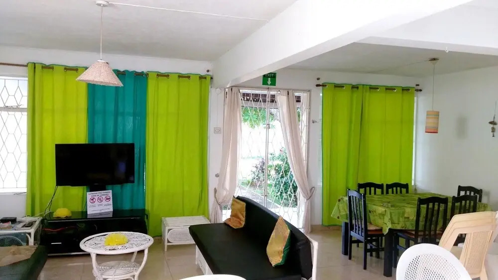 House With 3 Bedrooms in Trou-aux-biches, With Pool Access, Enclosed G