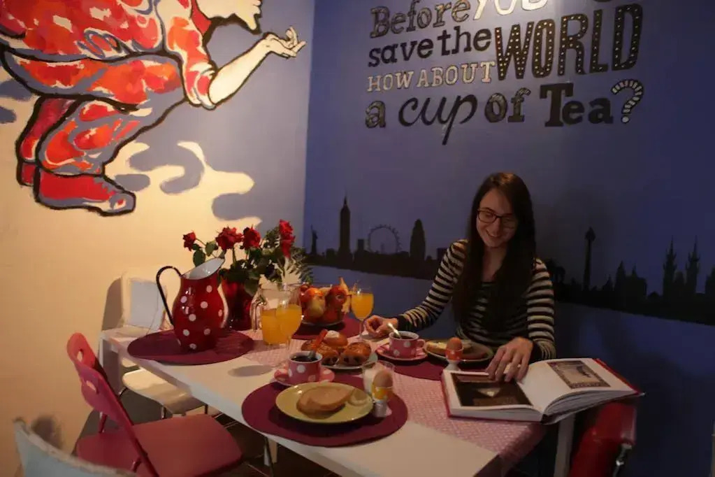 Art Hole Hostel