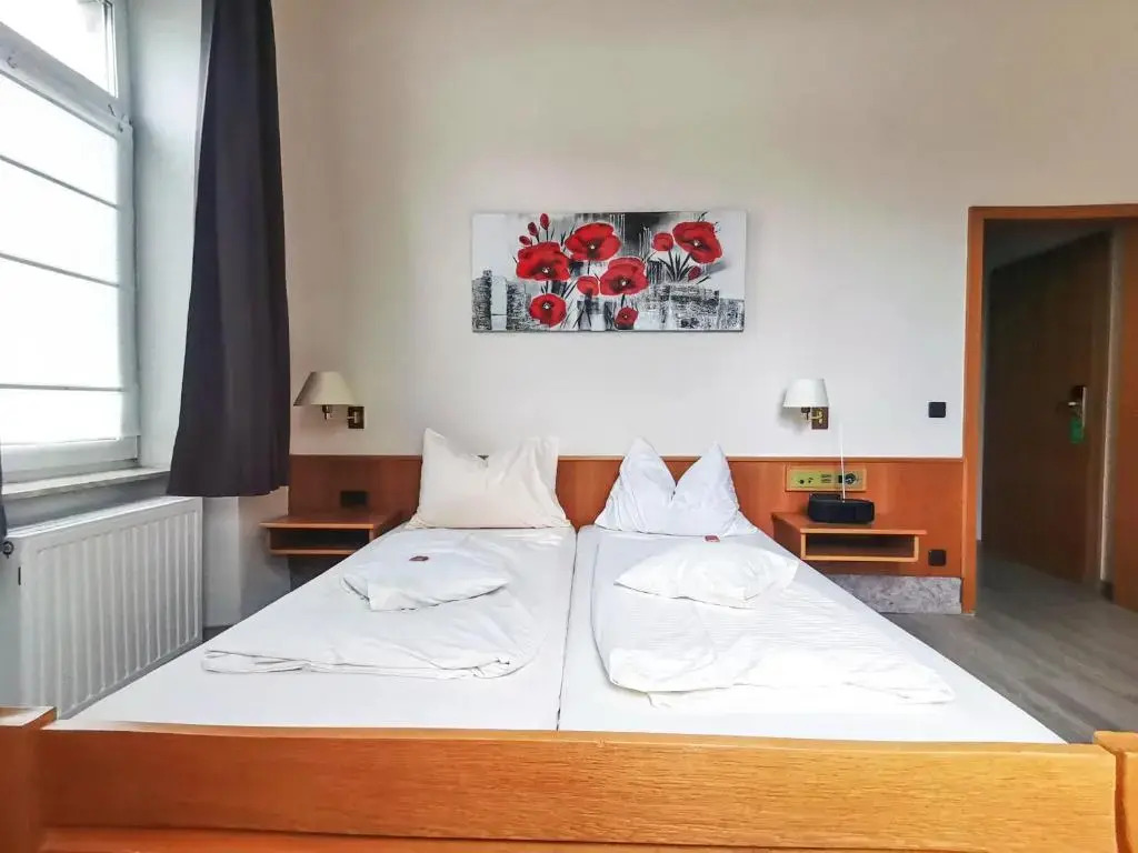Hotel Kitzinger Hof an der B8