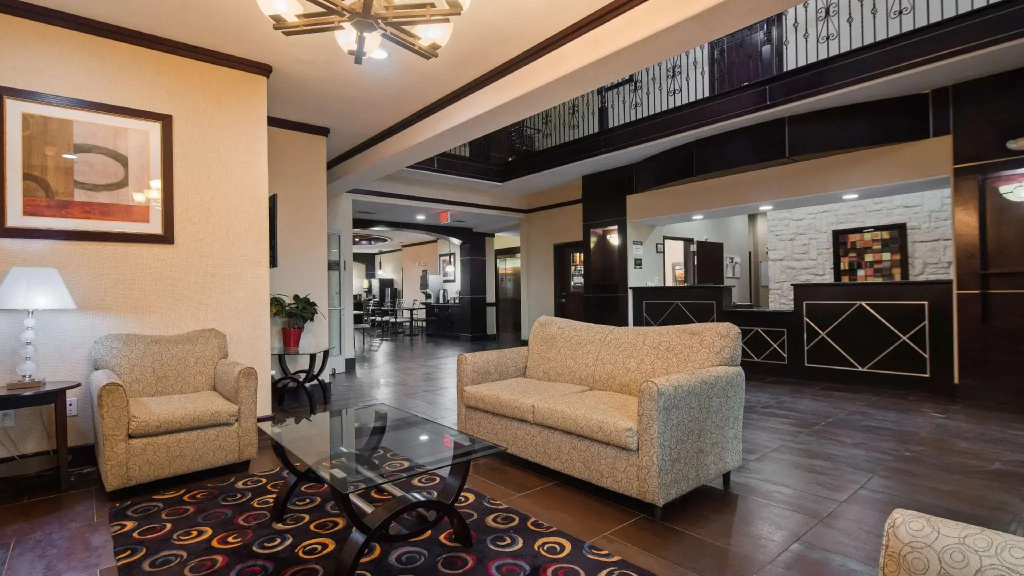 Best Western Plus Bowie Inn & Suites
