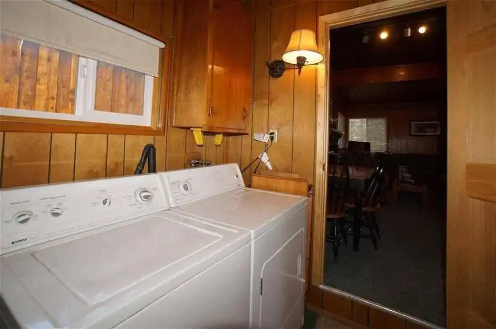 Bear Snugglin by Big Bear Cool Cabins
