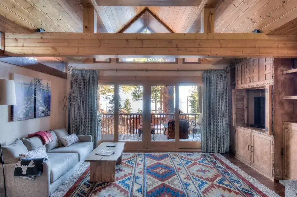 Crystal Shores Villa Lake Views & Hiking