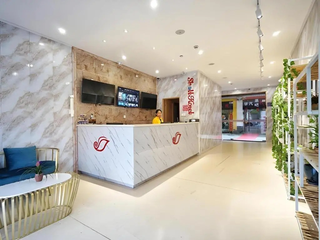 Shell Shanghai Baoshan District  Songbin Road Subway Station Hotel