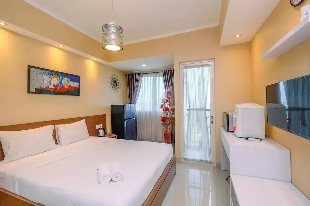 Town View Studio Apartment @ the Oasis Apartment
