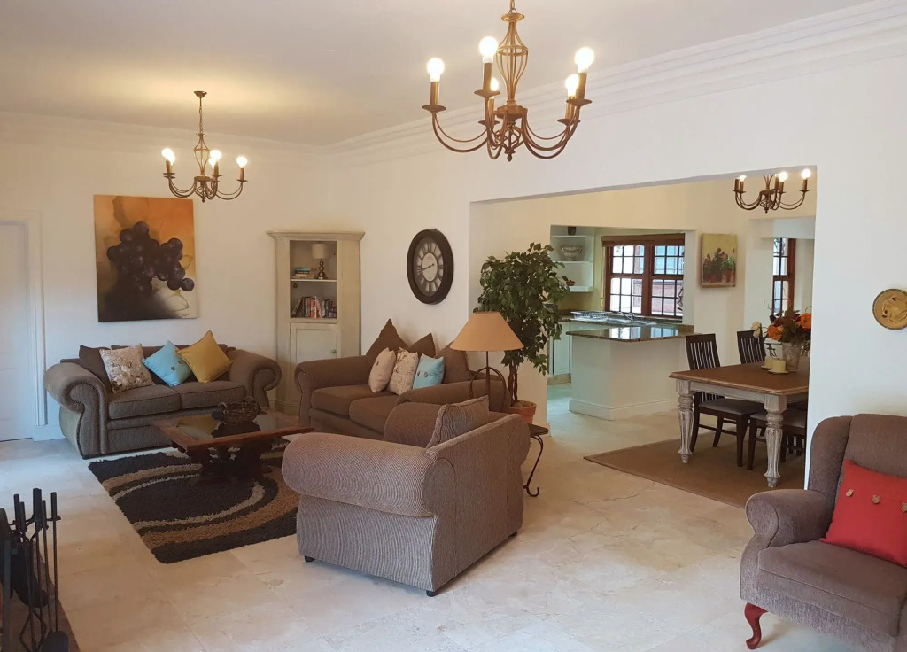 Val dOr Estate