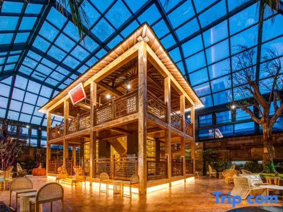 Yinhe Happy World Hotel