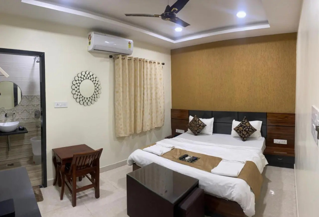 Hotel Golden Bliss