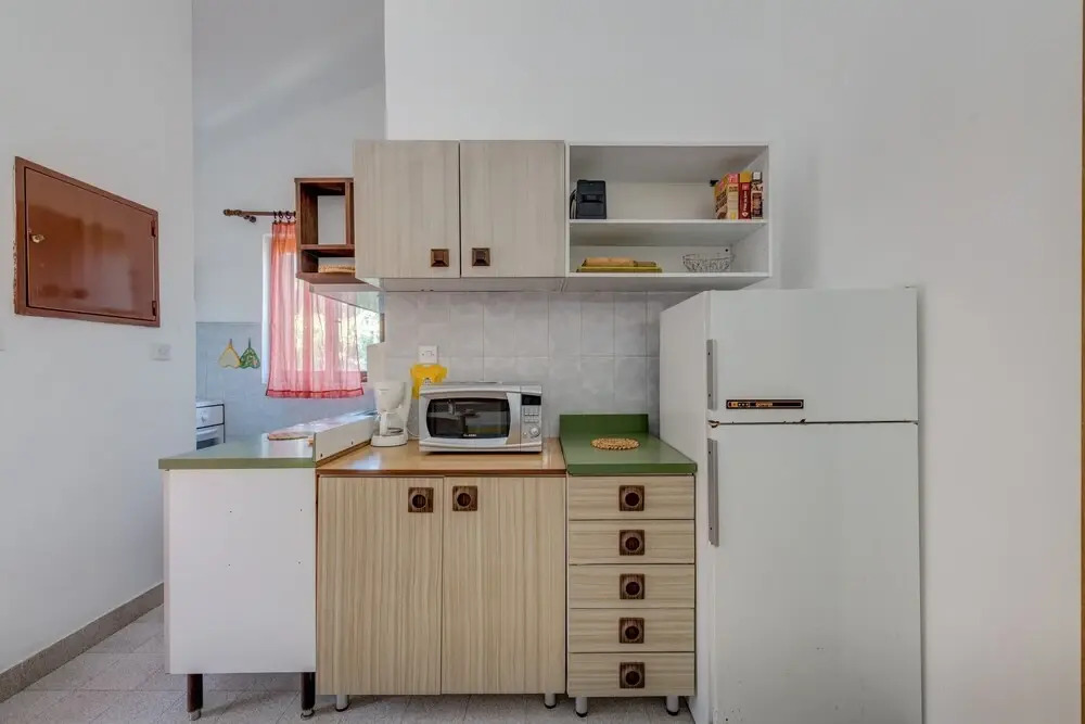 Beachfront apt at Exclusive Location Near Center