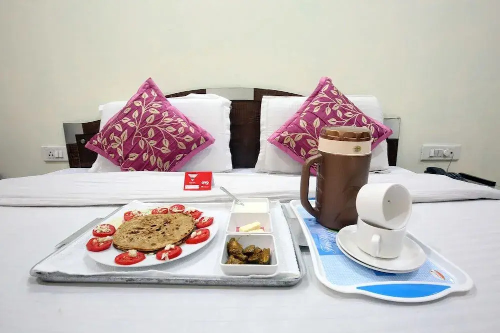 Hotel Holiday Comfort - 800 mts from Jallianwala Bagh