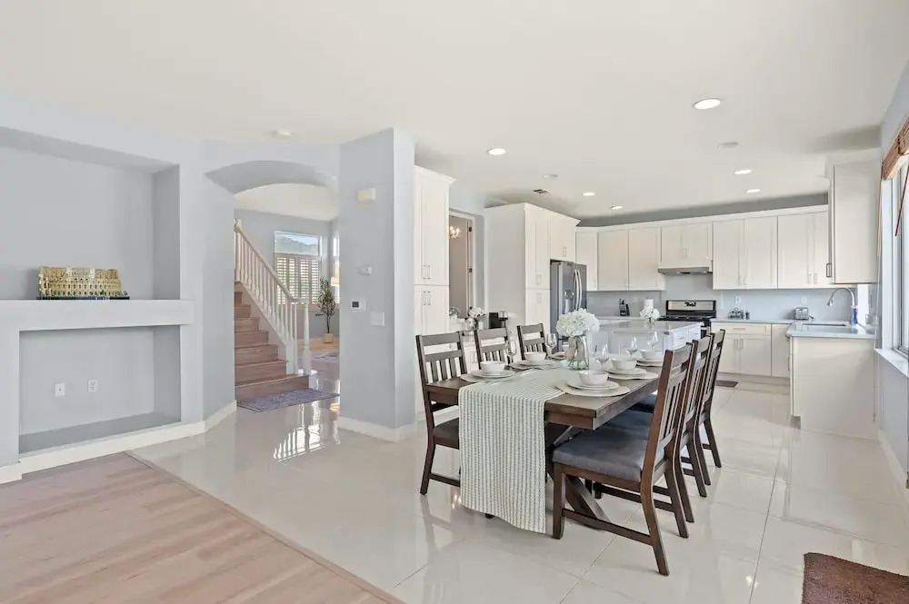 Bright Designer Home w Pool Near Everything