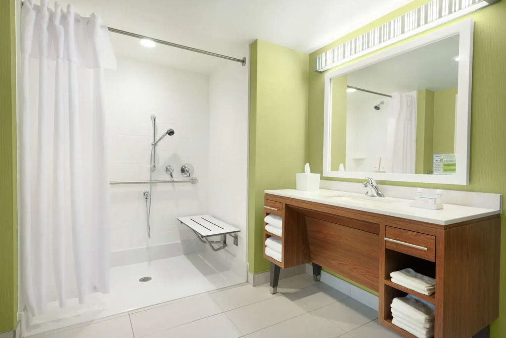 Home2 Suites by Hilton Milwaukee Airport