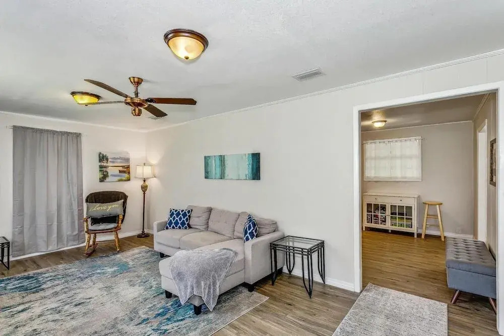 Best of Both Worlds pet Friendly in Pensacola