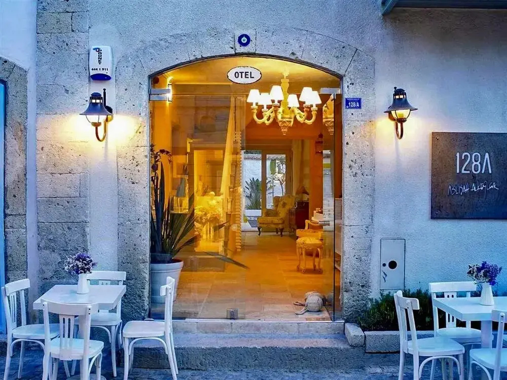 128A Hotel