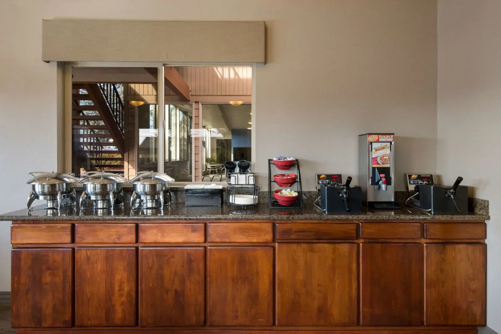 Best Western Holiday Hotel