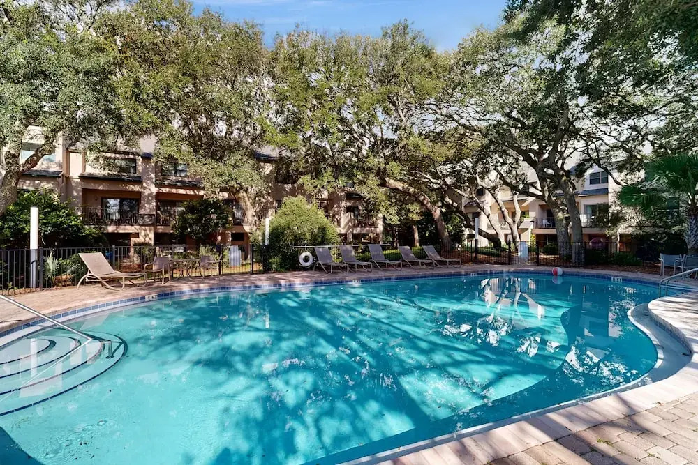 Bright & Sunny Oceanfront Getaway With Central AC & Pool