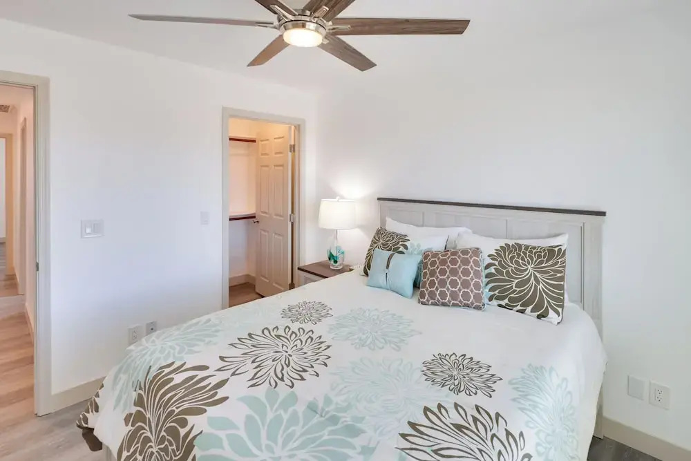 Putting Green, Pool Access: Lake Havasu City Home!