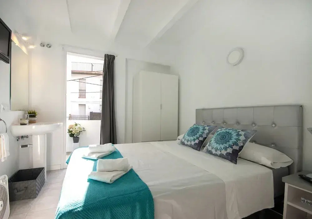 Lets Holidays rooms Cadaques