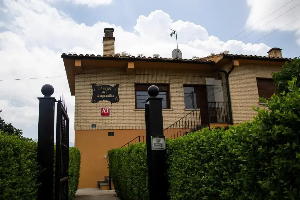 La Cueva del Tempranillo