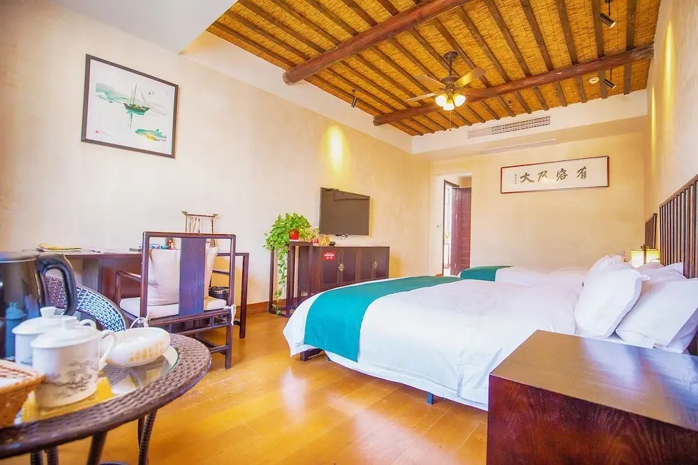 Wuzhen Ziye Musu Inn