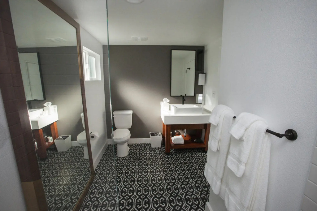 V Capri Palm Springs, a Dolce by Wyndham