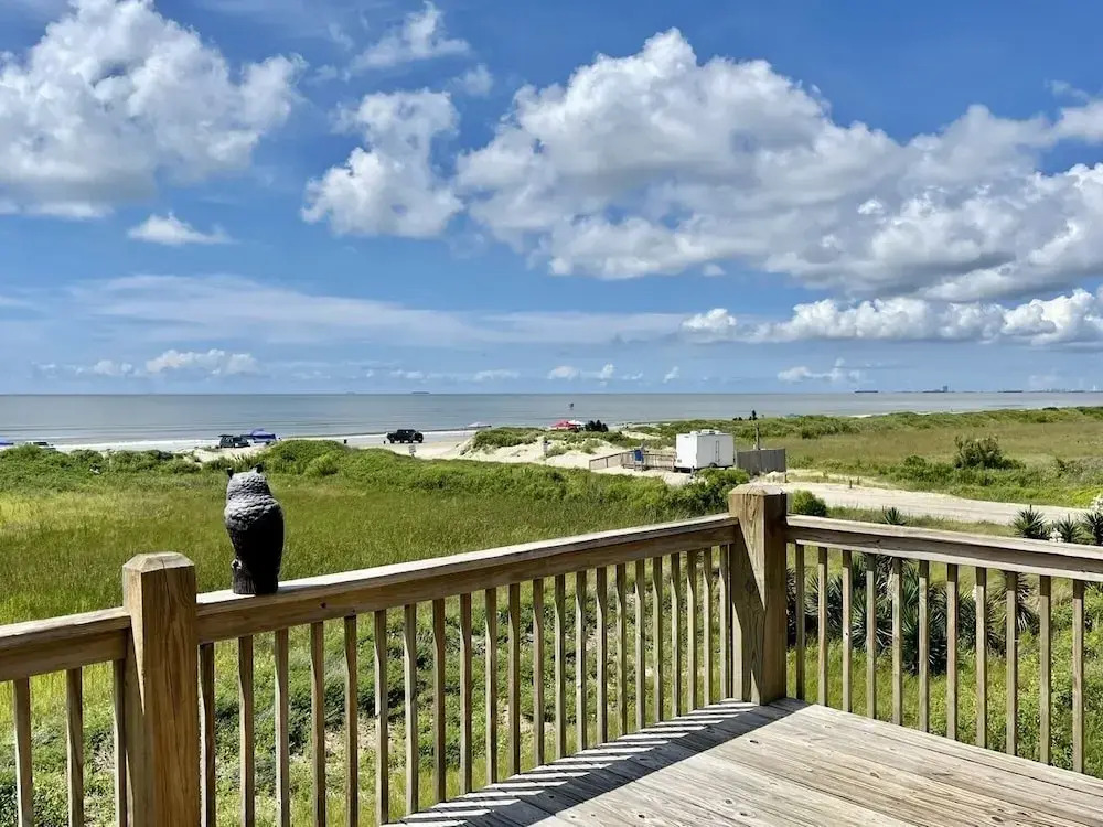Beachy Beach 3 Bedroom Home by Redawning