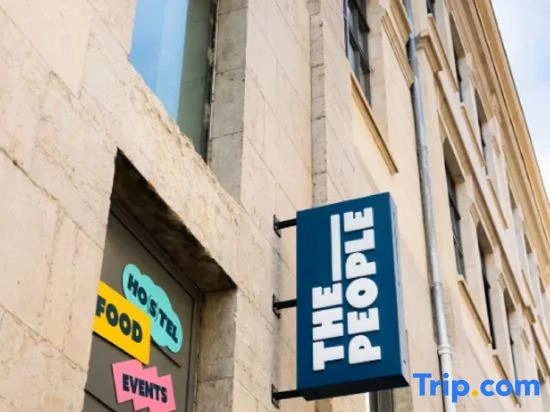 The People Lyon Hostel