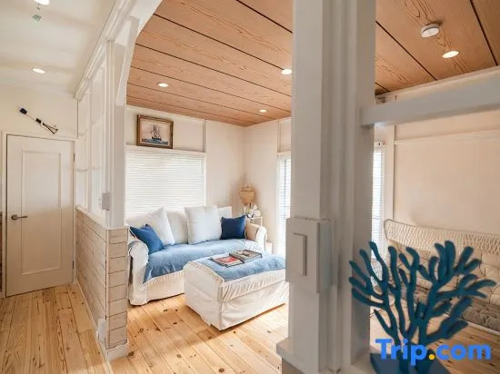 Beach House Akiya