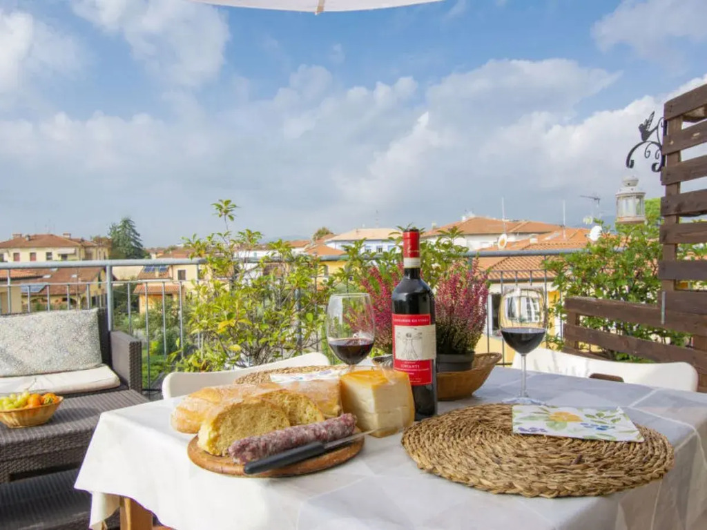 Locazione Turistica La Rondine (LUU280)