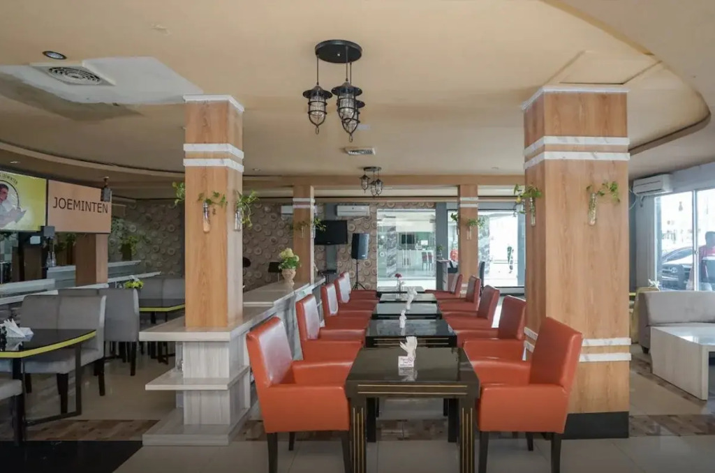 OYO 736 Hotel Best Skip