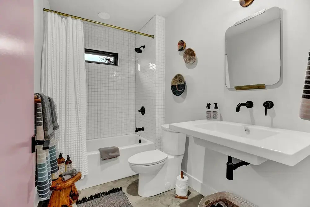 New! Luxury Vacation Cottages W/deck & Patio