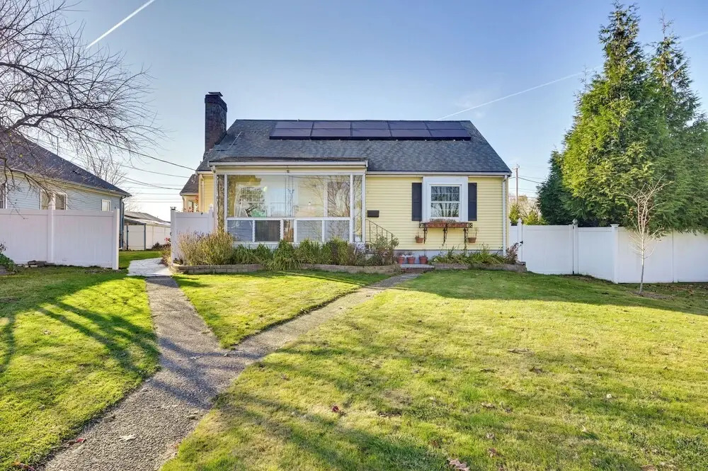 1 Mi to Downtown Salem: Studio w/ Fire Pit Access