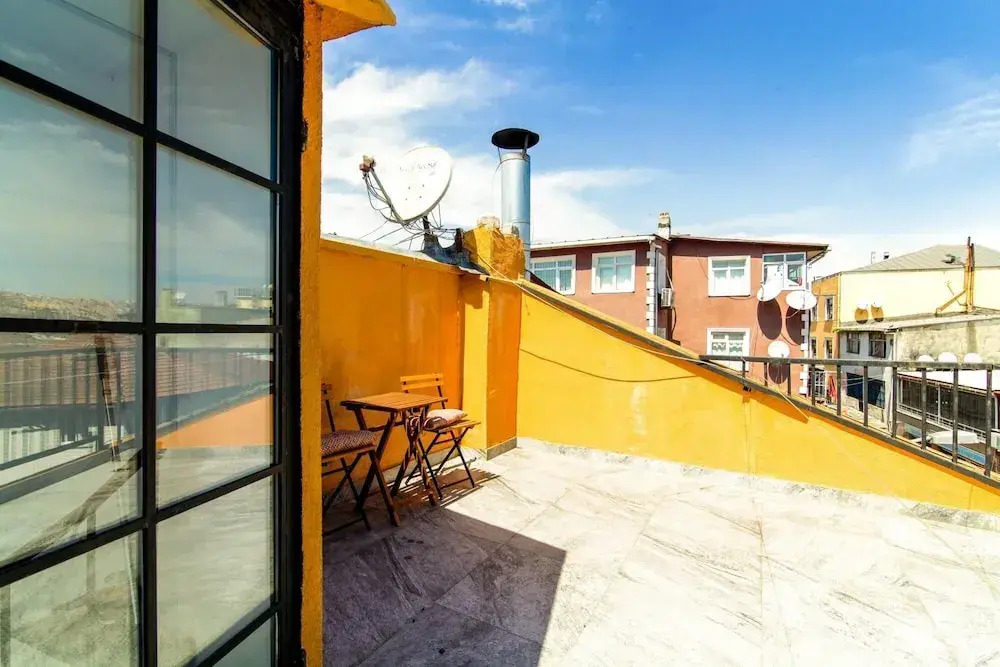 Single House Luminous and Chic Flat in Fatih