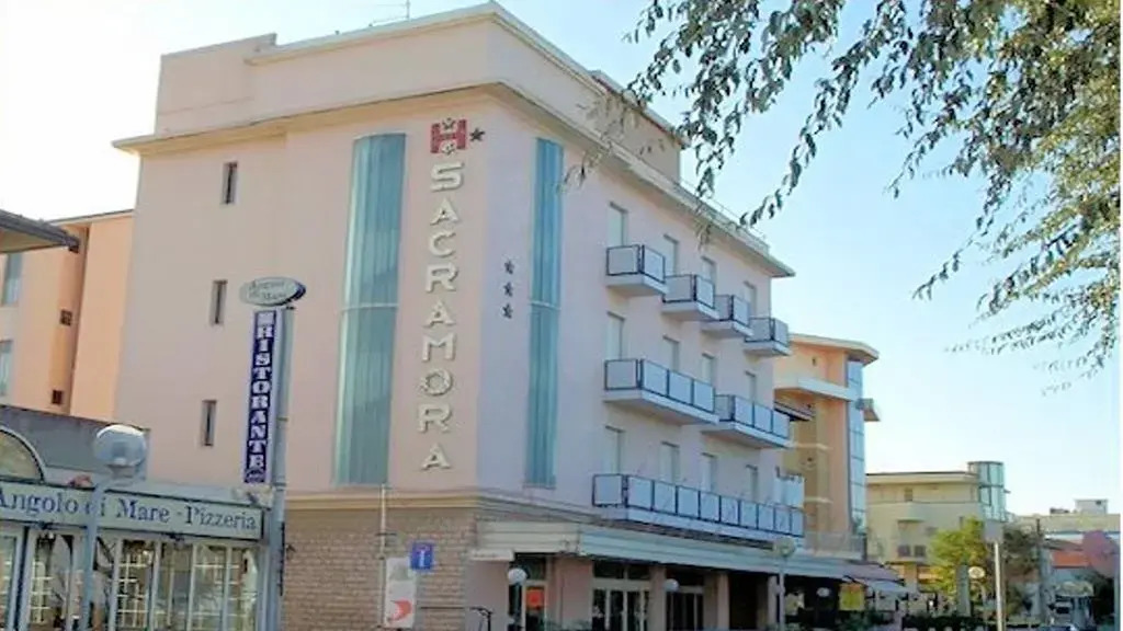 Hotel Sacramora