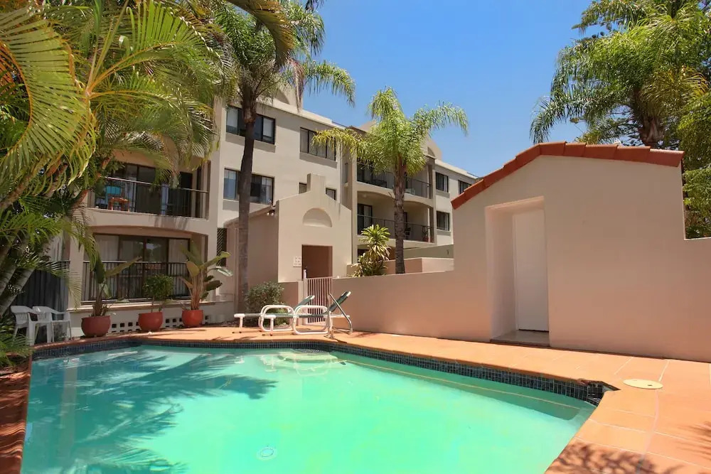 2 bedroom Apt on Parkyn Parade with pool and Air conditioning