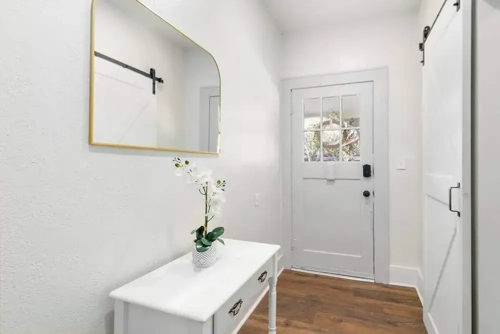 Charming 2-bedroom Home Lakeland